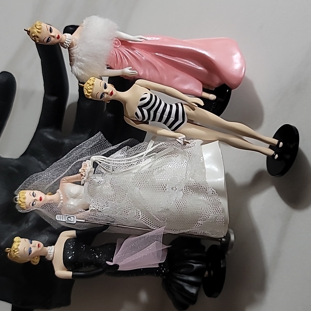 HALLMARK BARBIE ORNAMENTS VINTAGE 90's SET OF FOUR CHRISTMAS HOLIDAY BARBIECORE - Picture 3 of 15